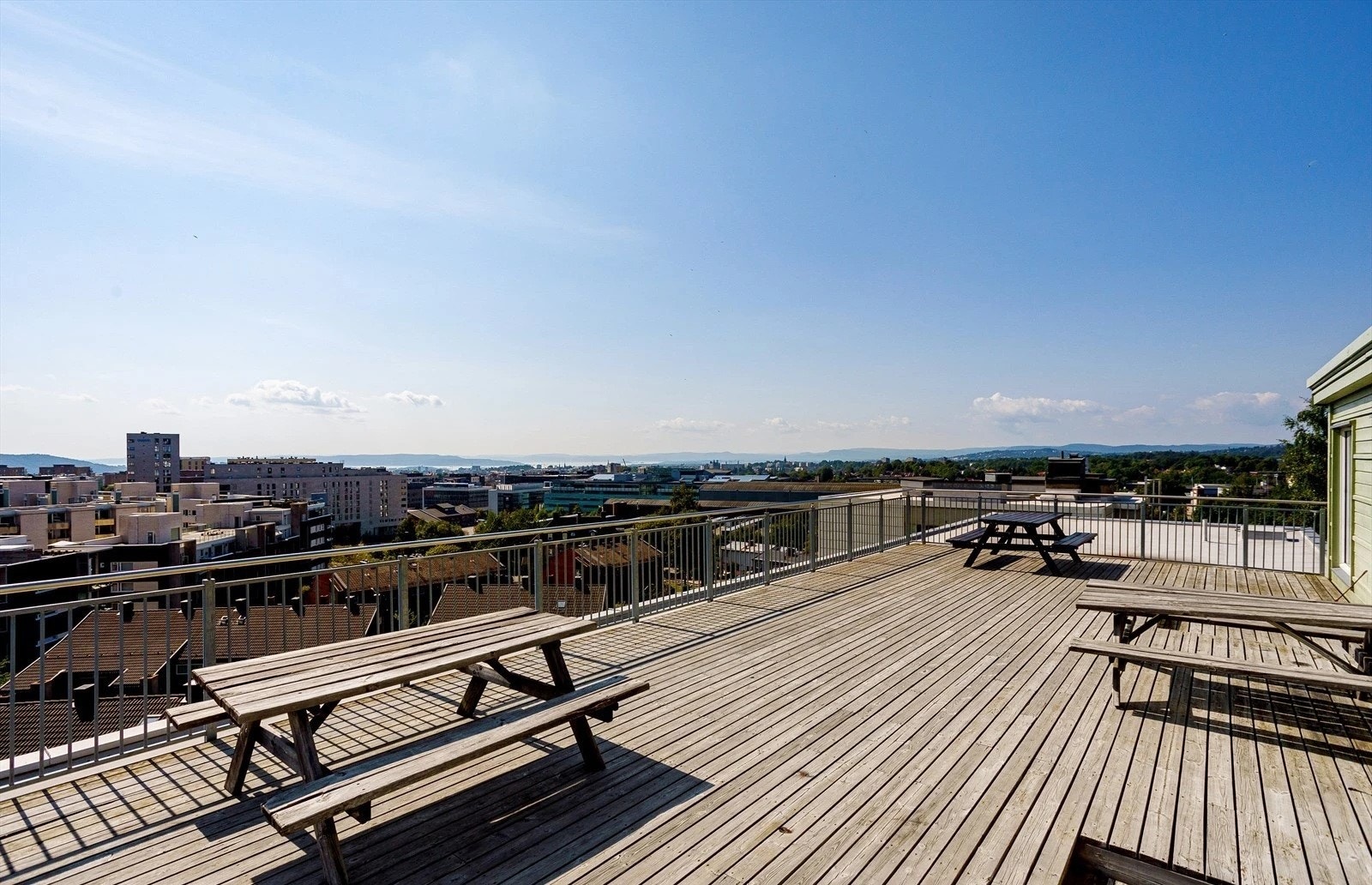 Tilgang til felles takterrasse med flott utsikt og gode solforhold Galleribilde