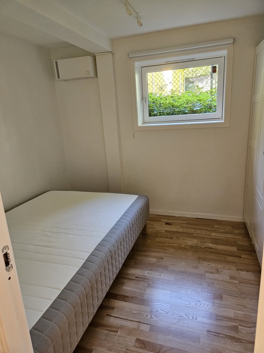 bedroom and air purifier Galleribilde