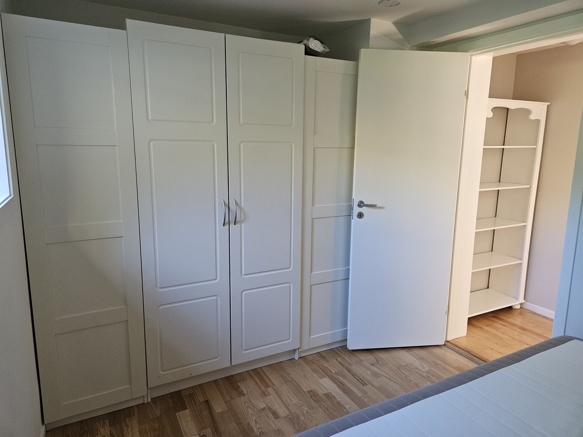 closets in the bedroom Galleribilde