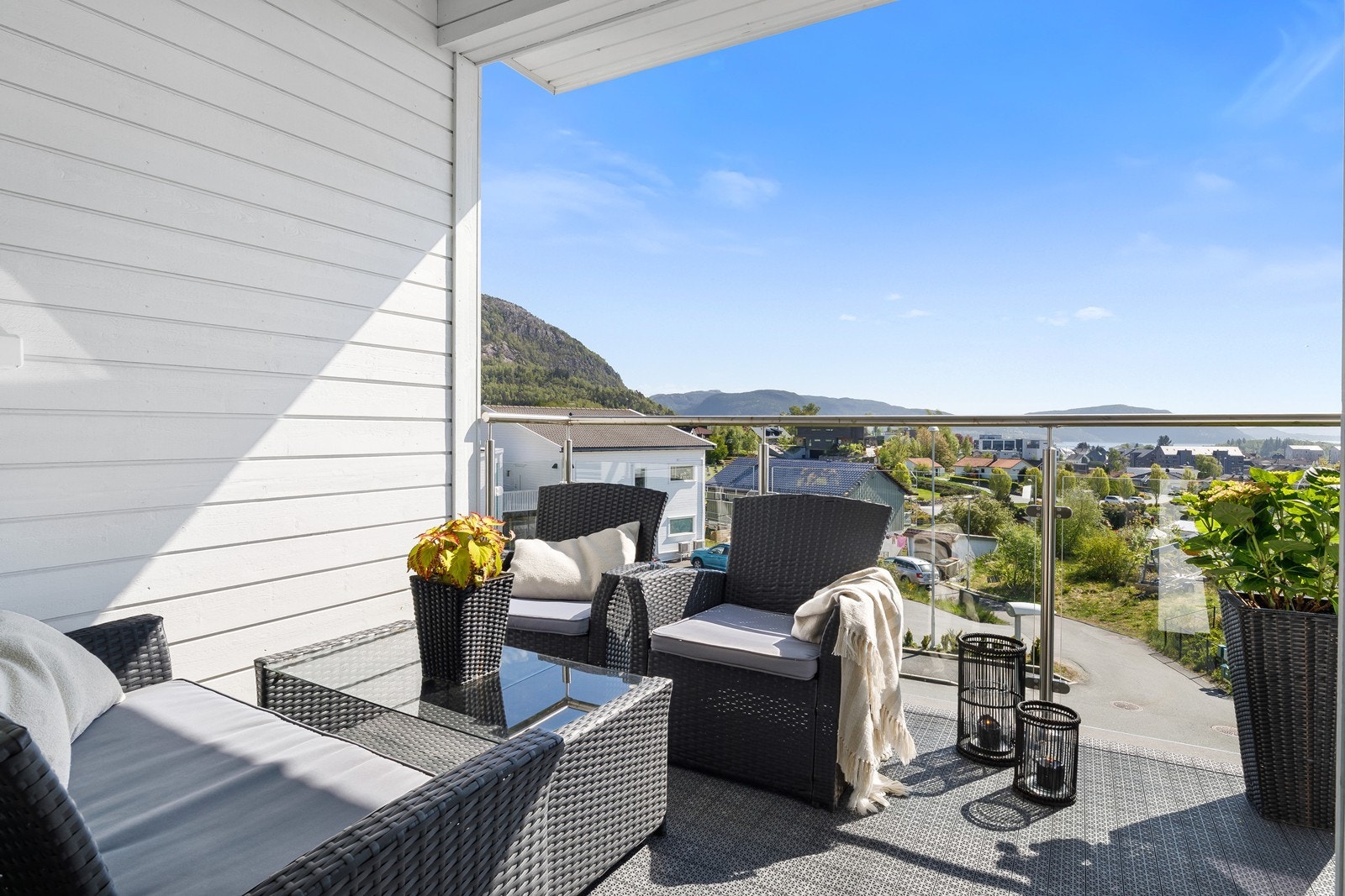 På terrassen er det god plass til utvendig møblement. Galleribilde