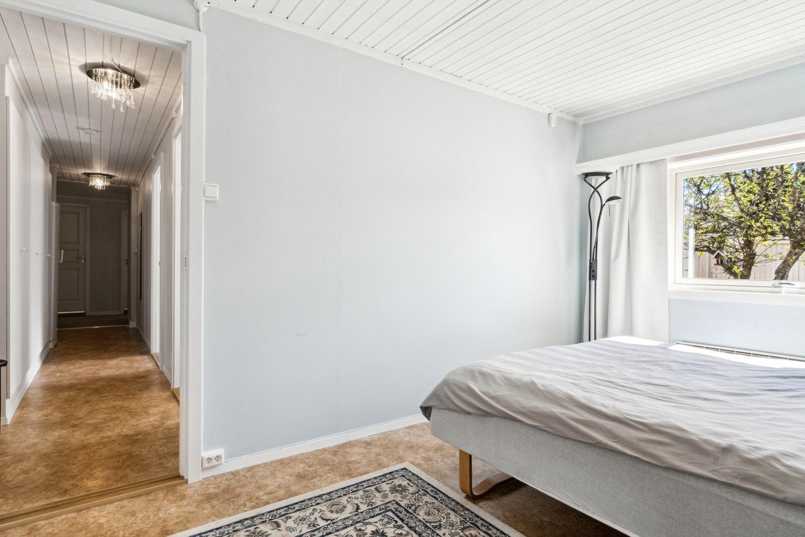 Samtlige 3 soverom har vindu ut mot atrium. Galleribilde