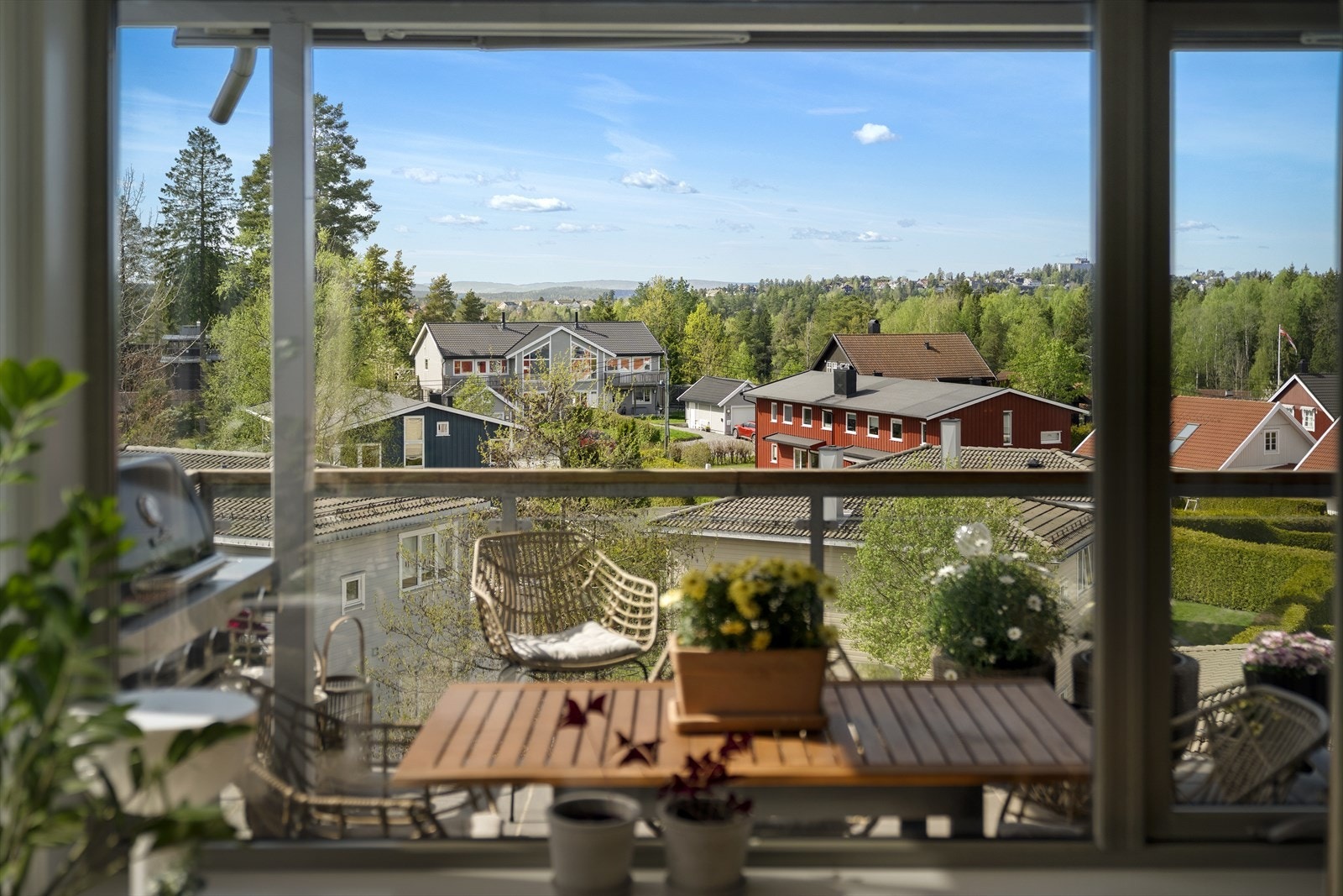 Velkommen til en topp og endeleilighet med nydelig utsikt Galleribilde