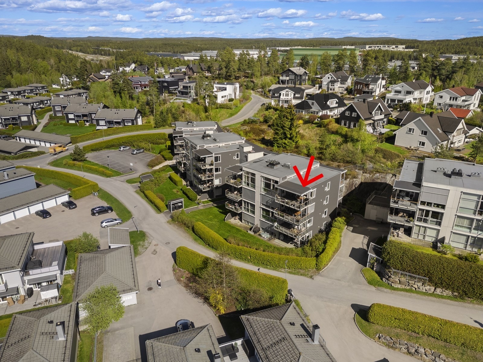 Rolig strøk med lavhusbebyggelse Galleribilde