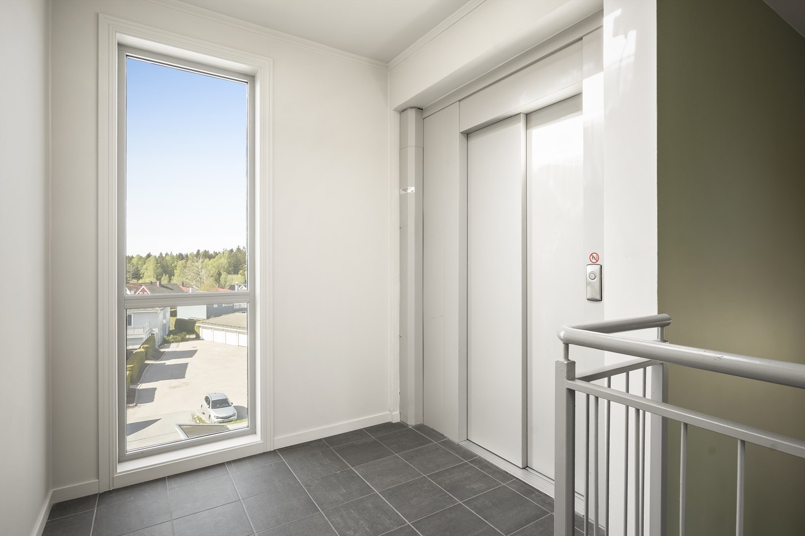 Enkelt med heis til alle plan Galleribilde