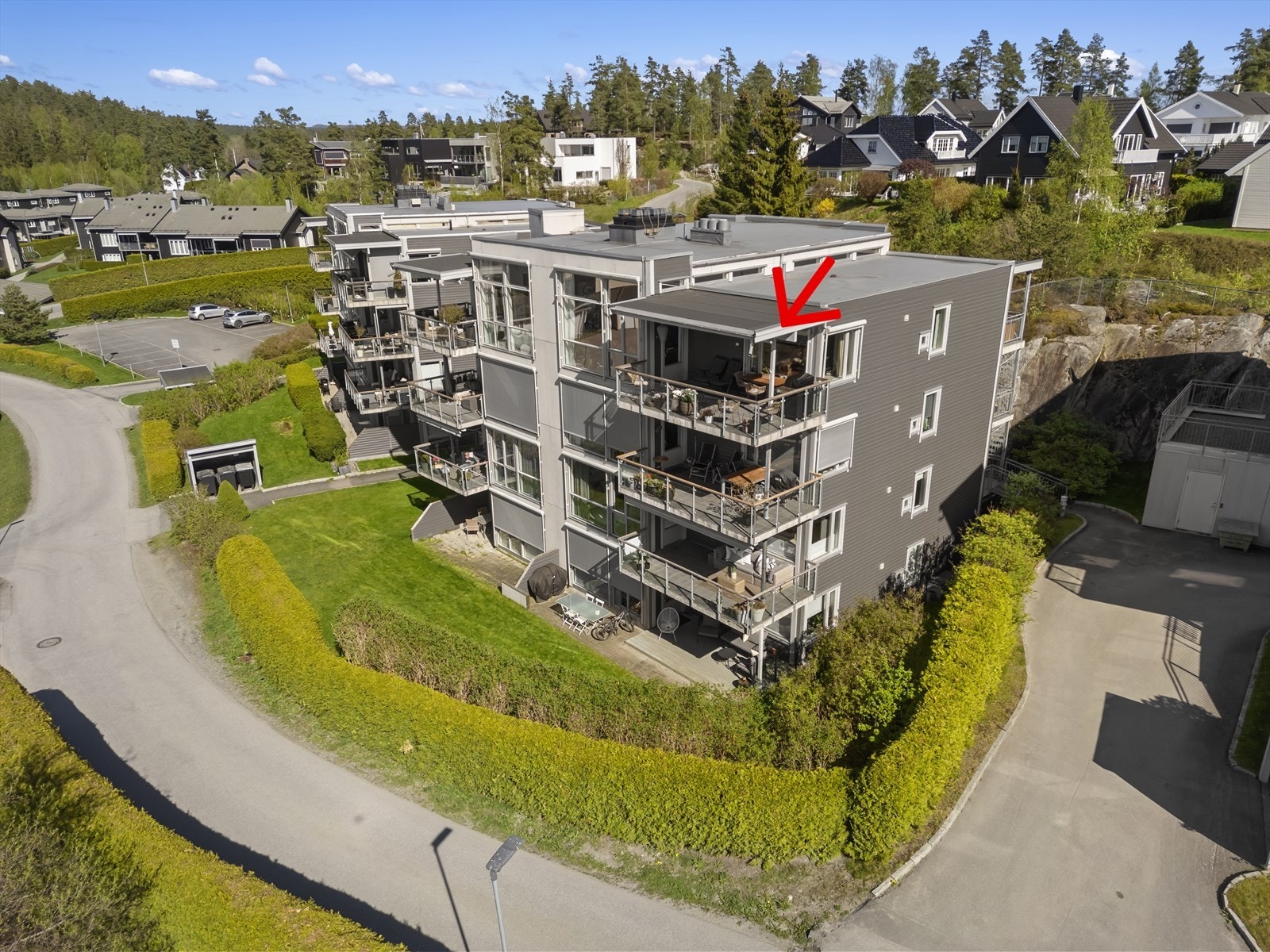 Meget god internbeliggenhet - på toppen og i sydenden for optimale solforhold Galleribilde