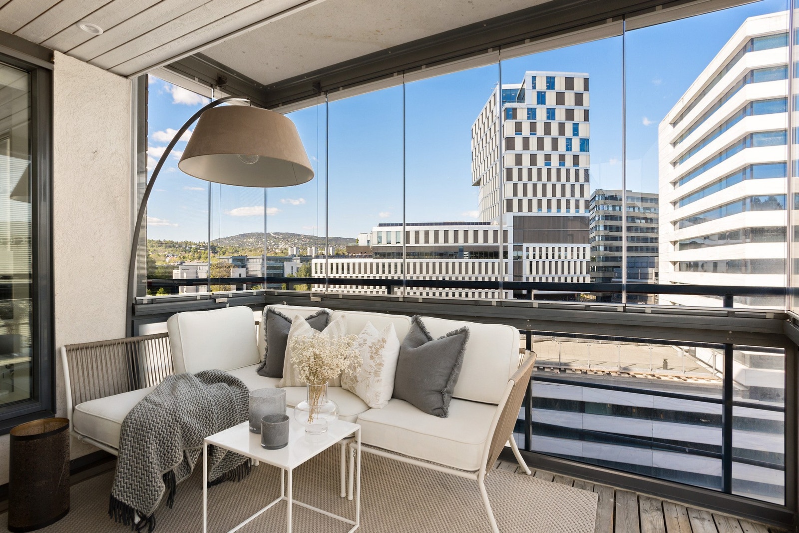 Her kan en enkelt innrede med både sittegruppe, grill og annet ønsket møblement/dekor Galleribilde