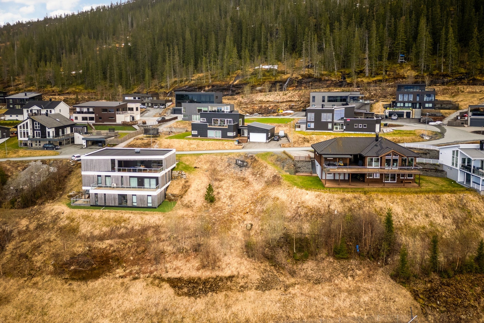 Tomten har en god plassering med flott utsikt Galleribilde
