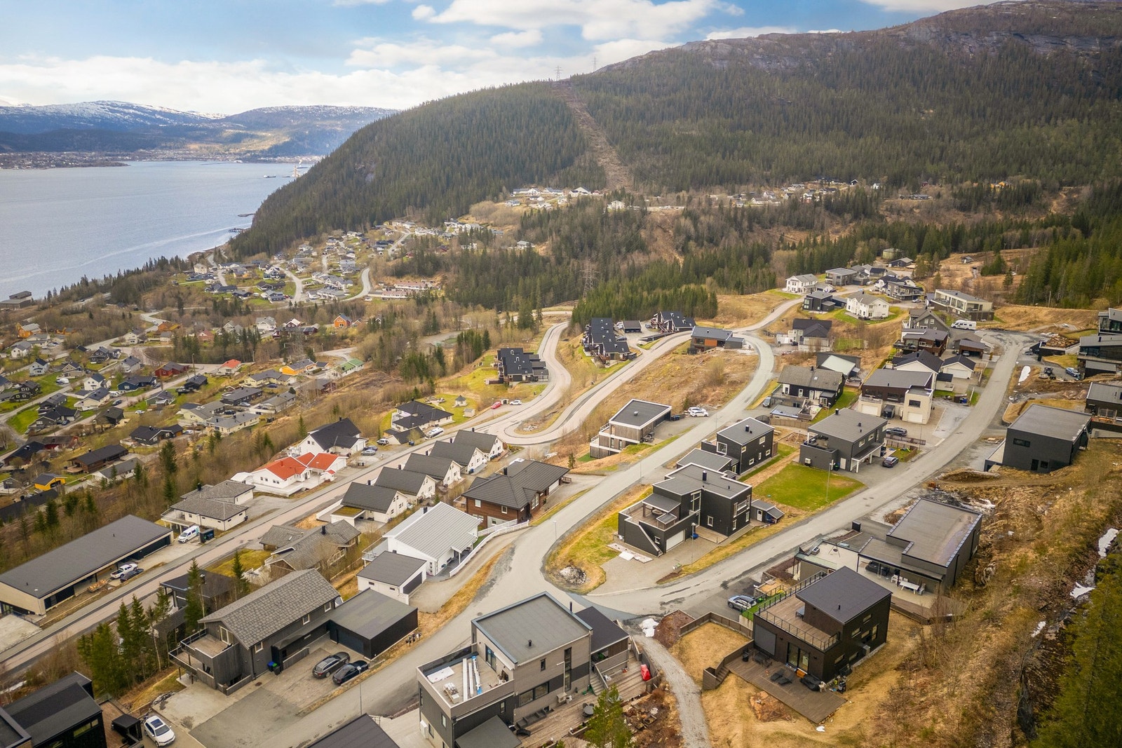 Området byr på kort vei til flotte turmuligheter både sommer som vinter Galleribilde