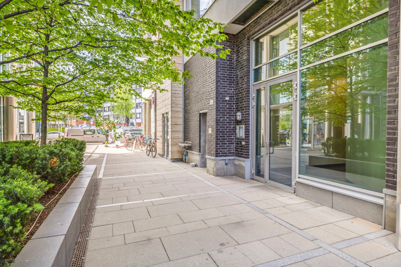 Eiendommen stod ferdig i 2008 og ligger sentralt til med Majorstuen t-bane, buss og trikkestasjon rett ned i gata. Galleribilde