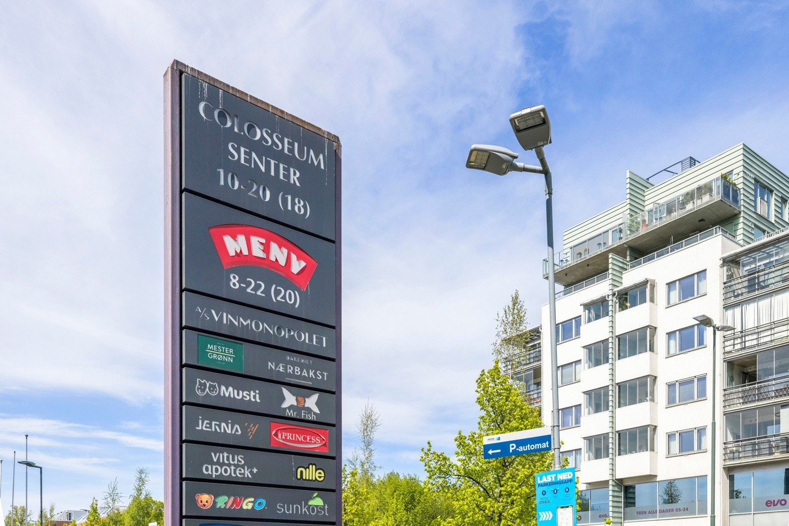 Colosseum Senter - Colosseum Senter er et praktisk valg for daglige innkjøp og tilbyr et variert utvalg av butikker og tjenester. Galleribilde