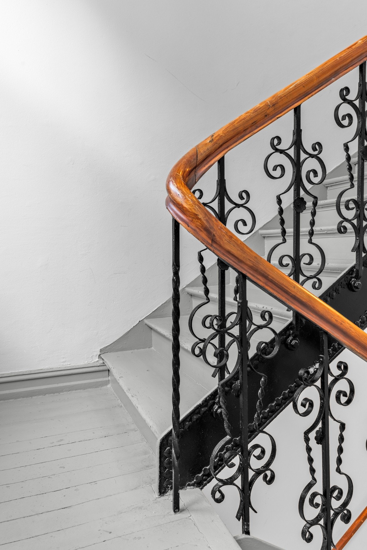 Klassisk bygård fra 1898, men loftet ble bygget ut i perioden mellom 2007-2008. Galleribilde