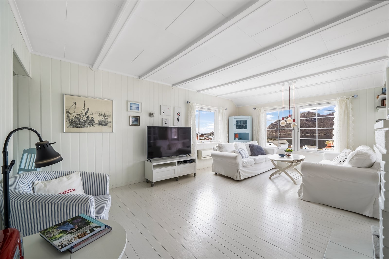 Lys og koselig stue! Galleribilde