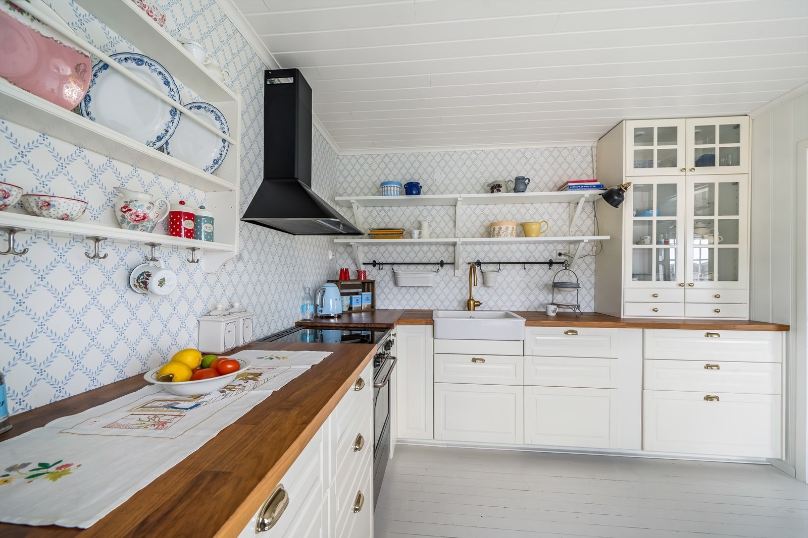 Klassisk kjøkkeninnredning Galleribilde