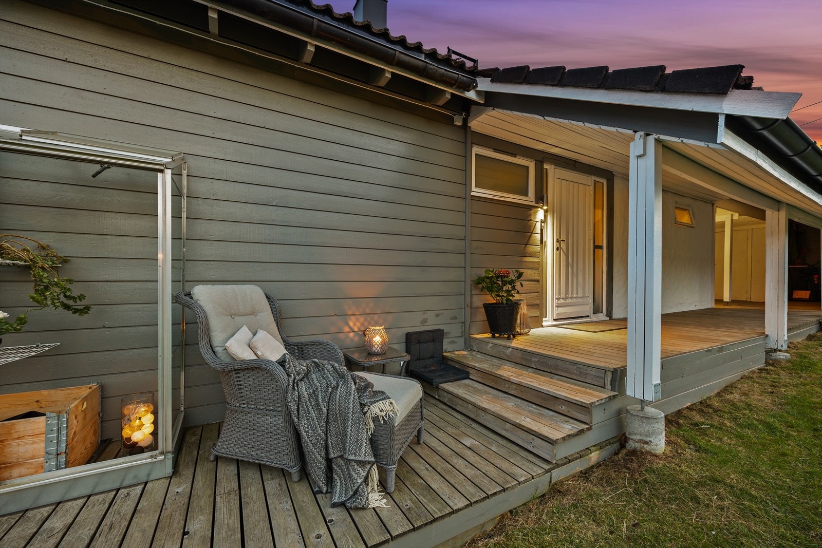 Du ønskes velkommen fra et hyggelig og overbygget inngangsparti. Galleribilde