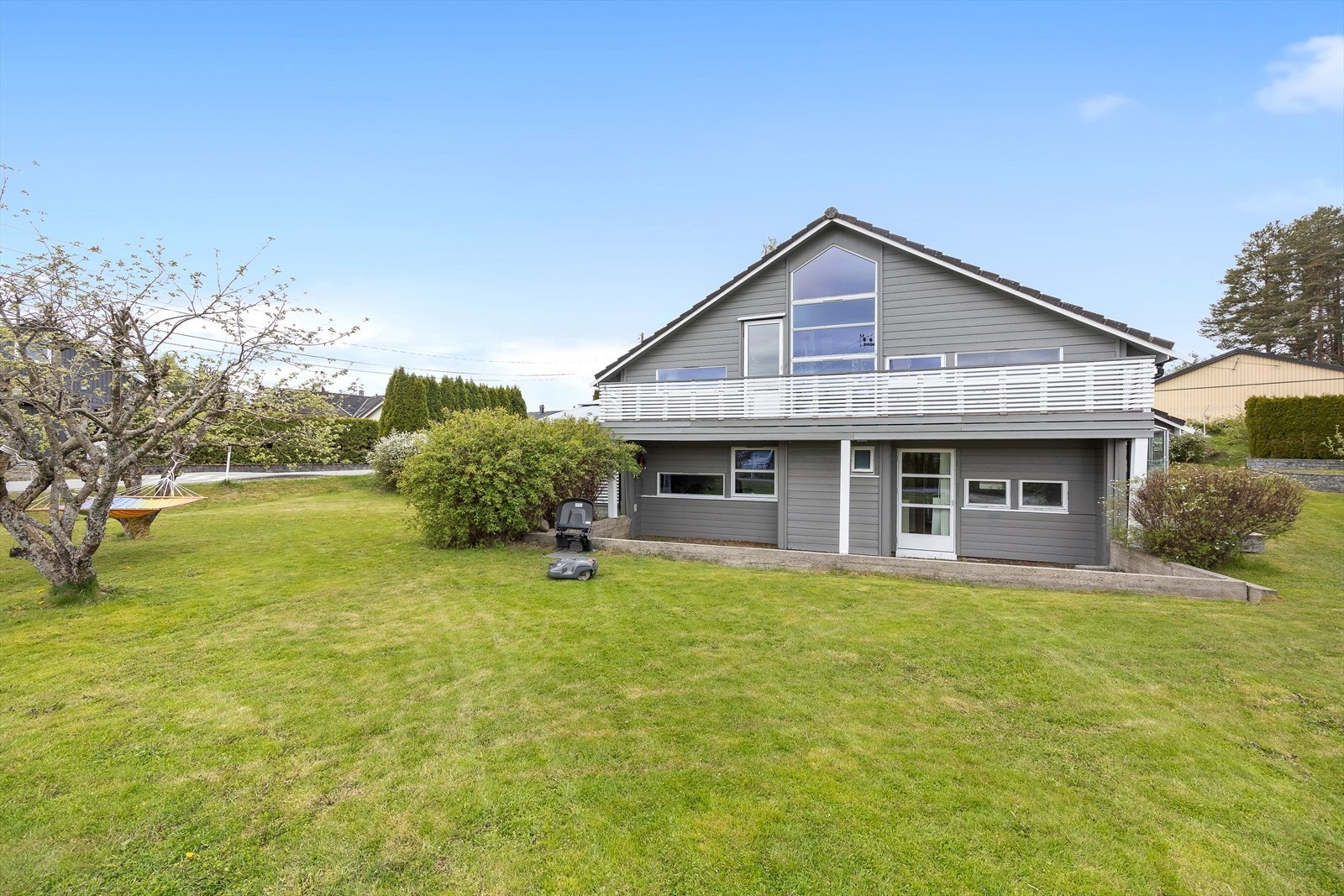 Velholdt og pent opparbeidet eiendom. Galleribilde