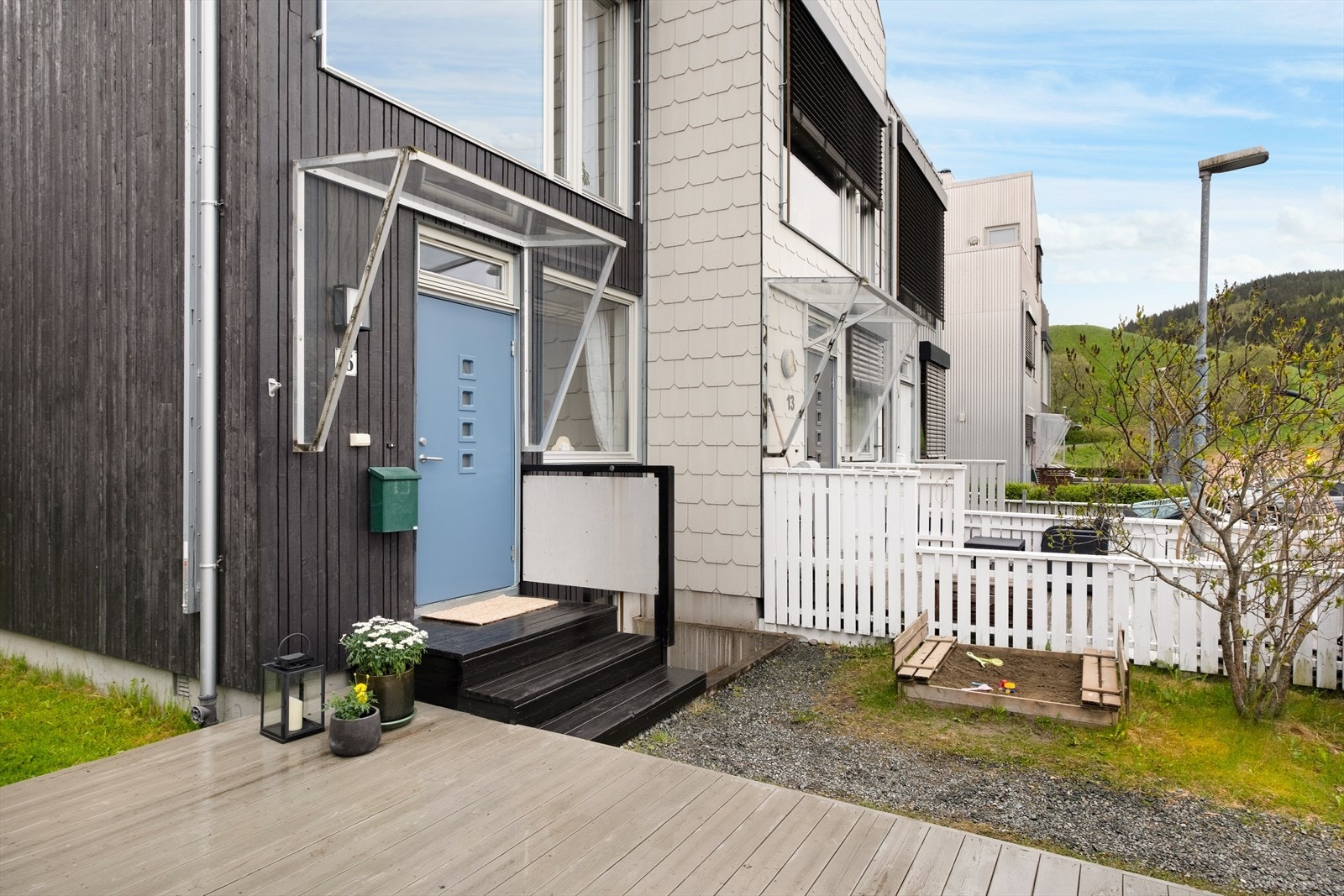 Selger opplyser at området oppleves som stille og rolig, med mange barnefamilier og et godt naboskap - et trygt og hyggelig bomiljø Galleribilde