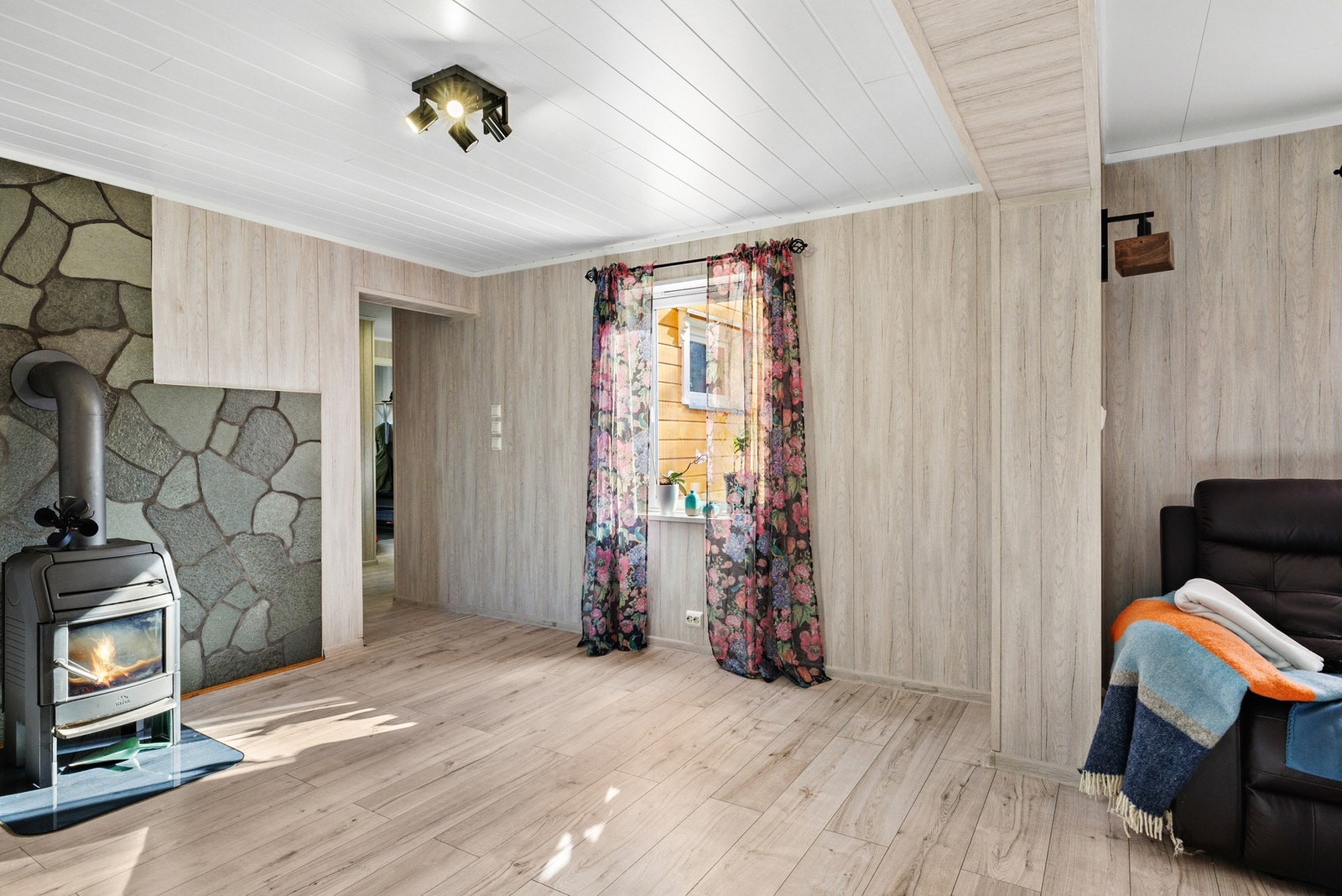 Oppvarming med vedovn og varmepumpe Galleribilde