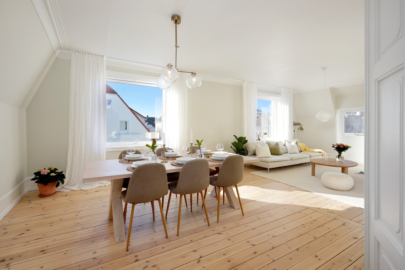 Stuen har varmepumpe. Galleribilde