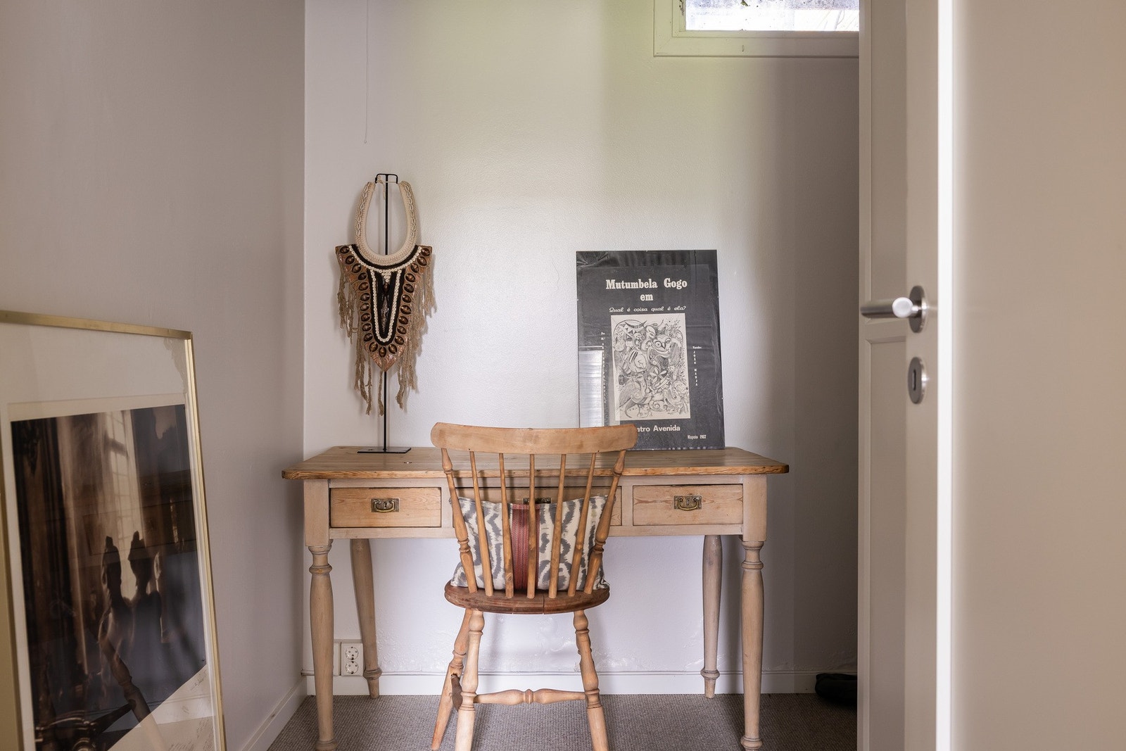 Bod innredet som et kontor. Galleribilde