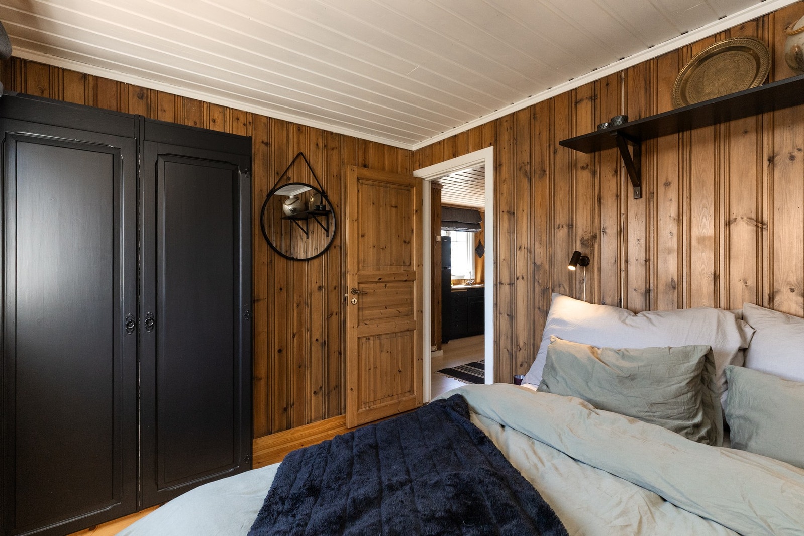 Det er også plass til garderobeskap her Galleribilde