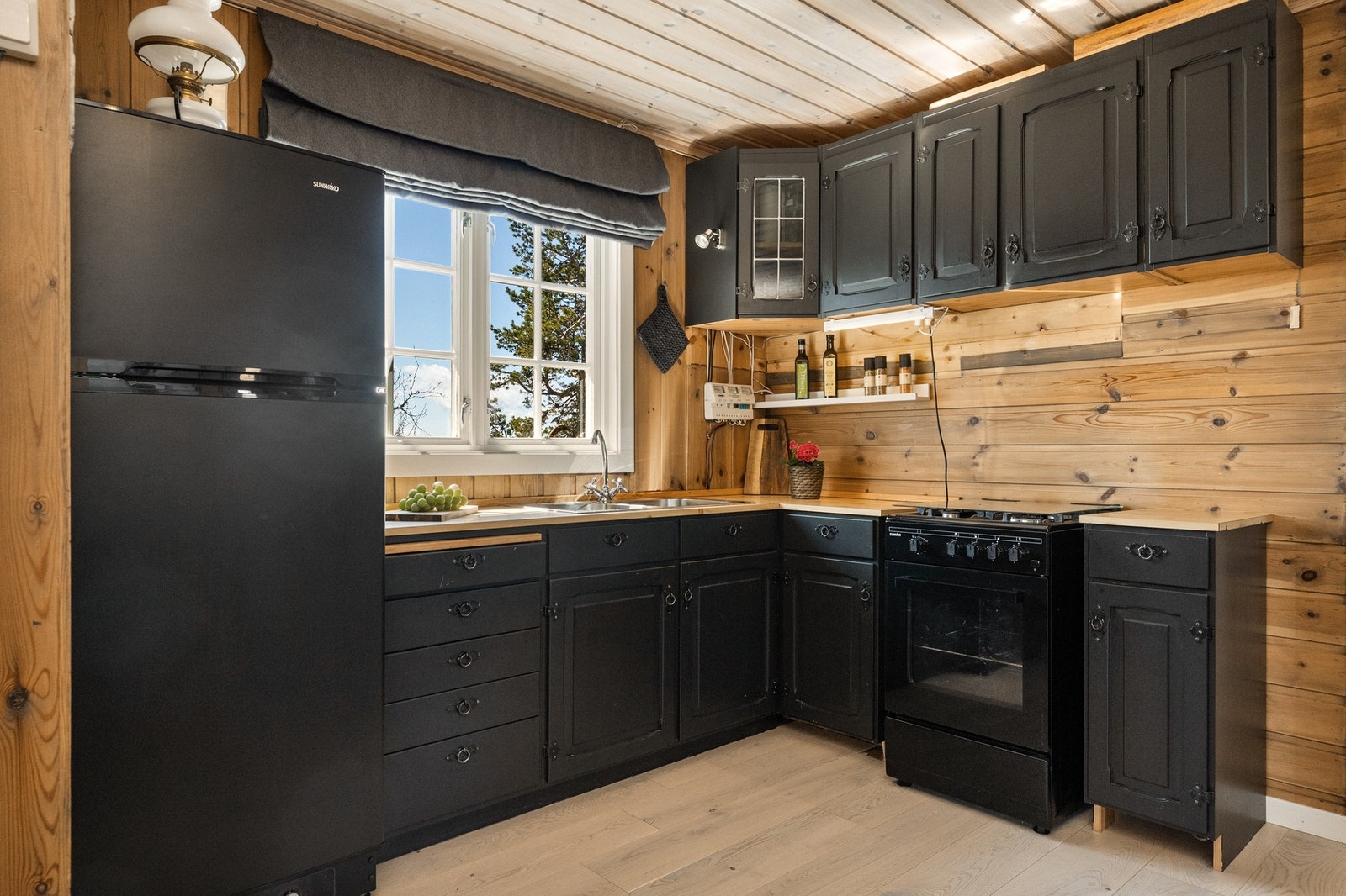 Kjøkken i tilknytning til stue Galleribilde