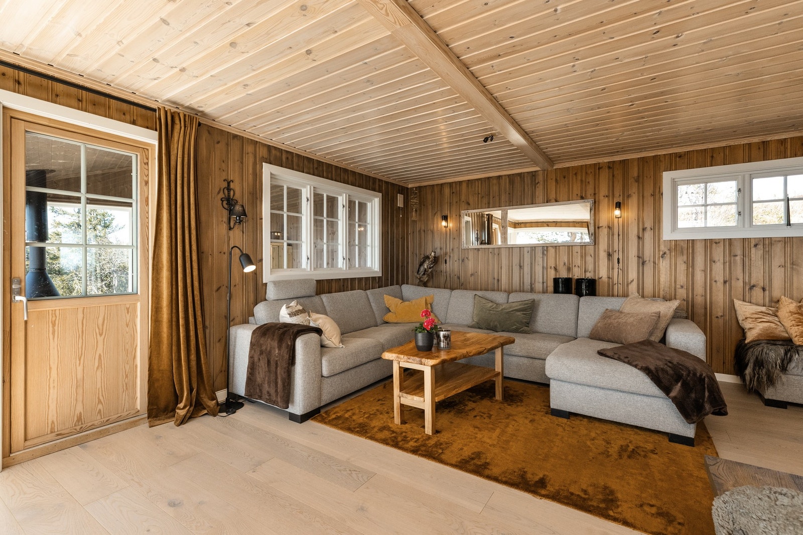 Adkomst ut til gapahuk og terrasse Galleribilde