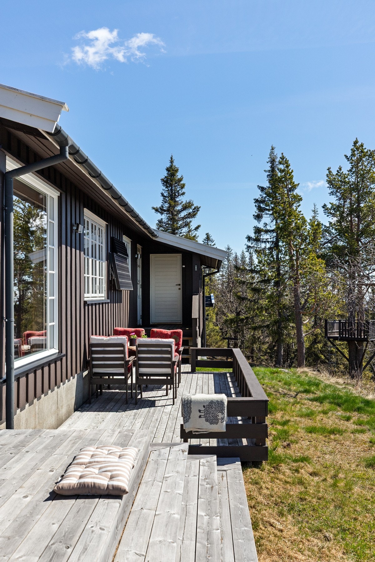 Koselig sitteplass for gode måltider ute Galleribilde