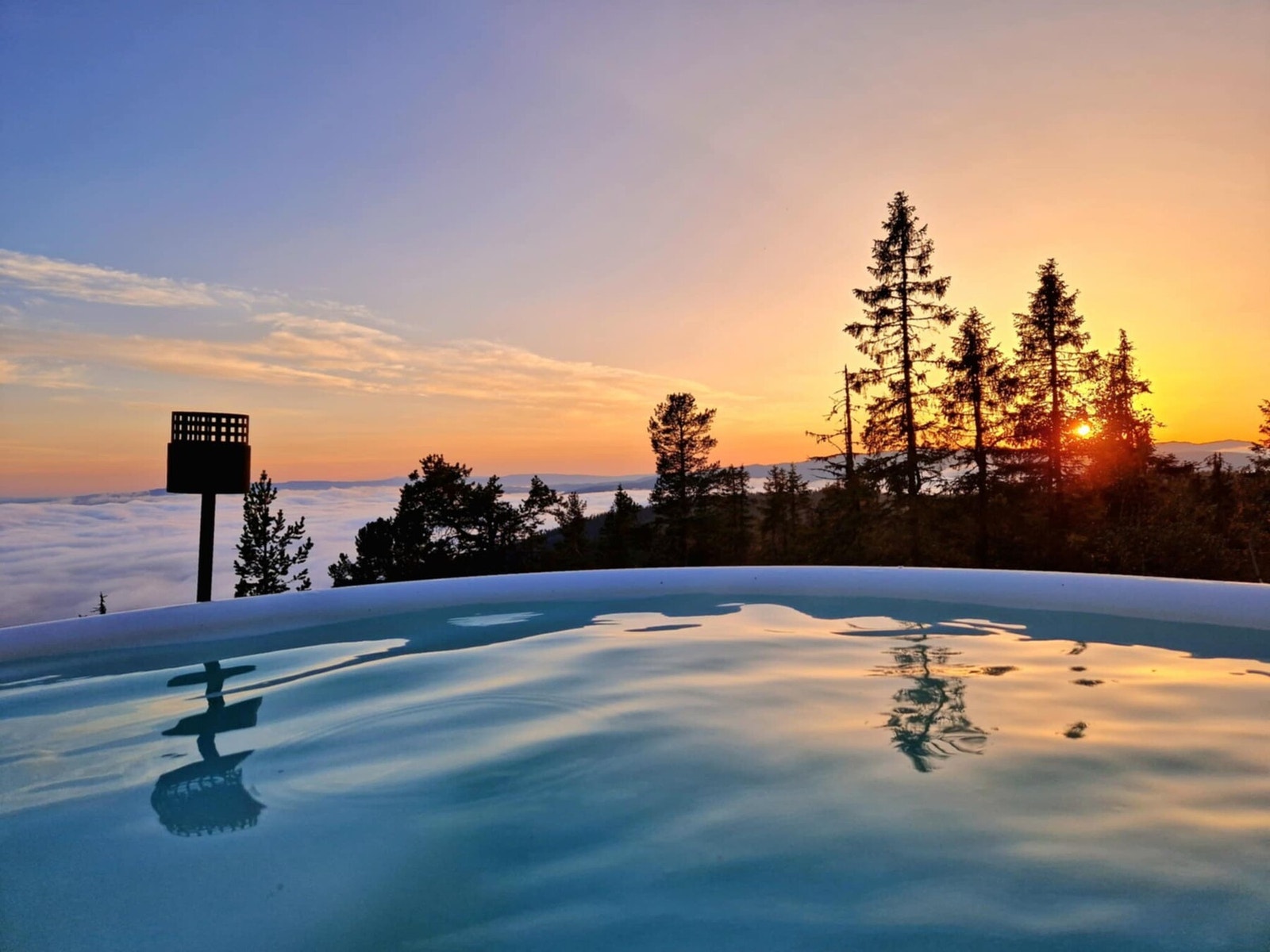 Soknedgang fra badestampen - bilde fra selgers arkiv Galleribilde