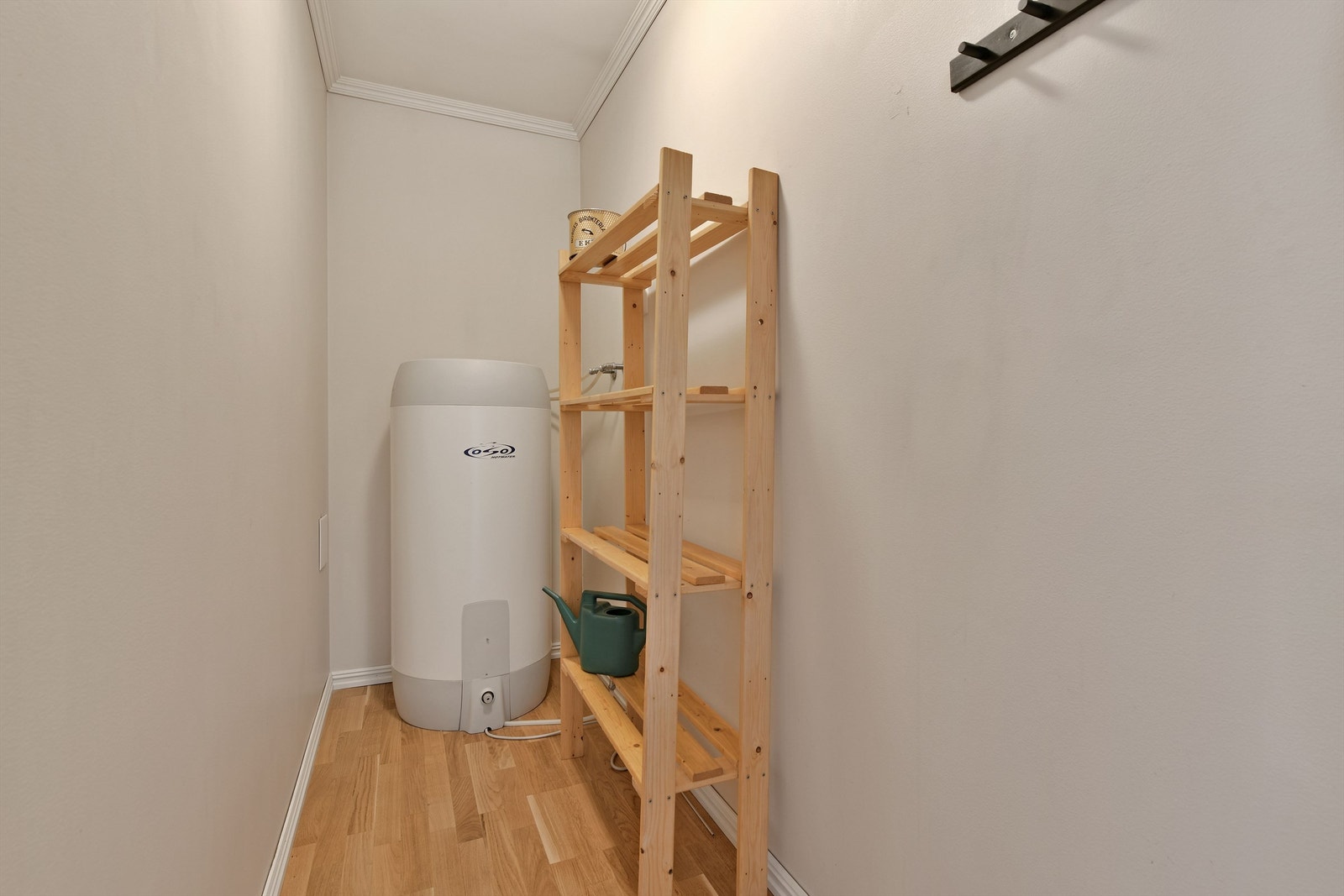 Boligen har to boder, en innvendig og en ved boligens inngangsparti Galleribilde