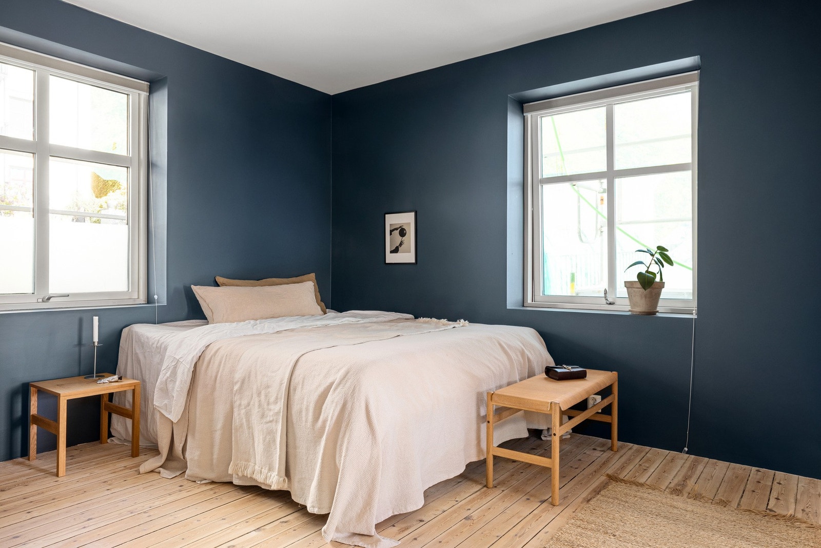 Leiligheten har to gode soverom, begge med enkel tilkomst til badet. Galleribilde