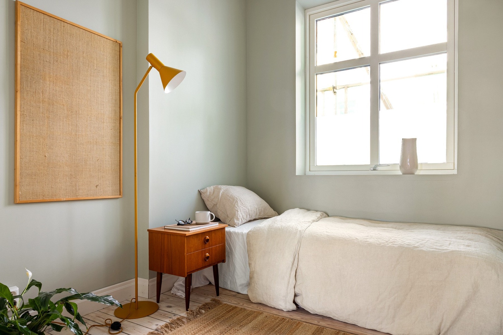 Det andre soverommet er også romslig og kan brukes som barnerom, gjesterom eller kontor. Galleribilde