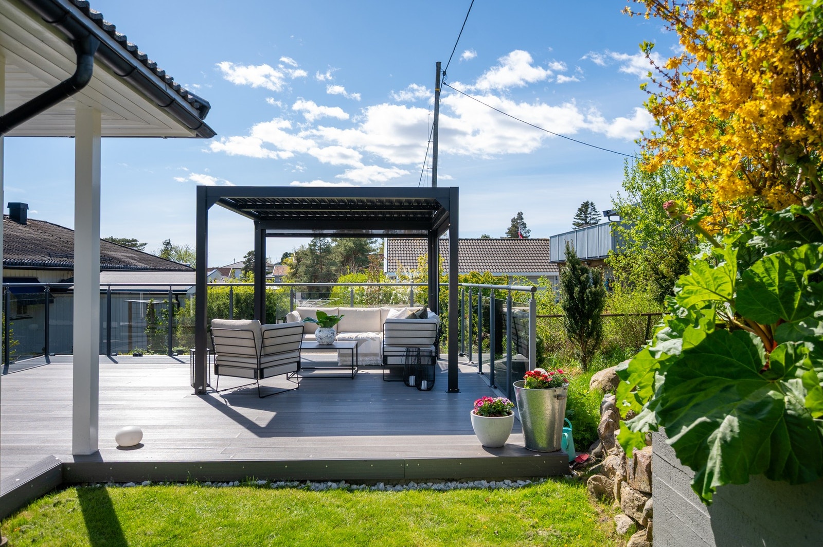 Pergolaen følger eiendommen ved salg. Galleribilde