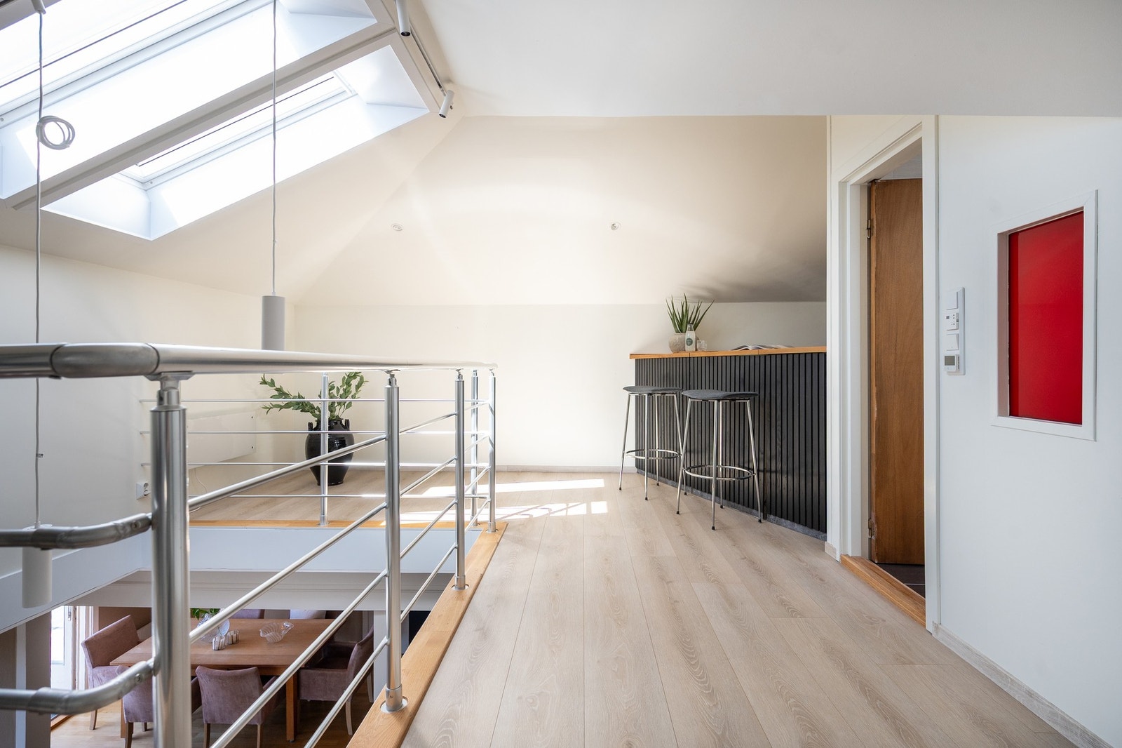 Dette er en fin sone for ungdommen - her er det laget til soverom og bad. Galleribilde