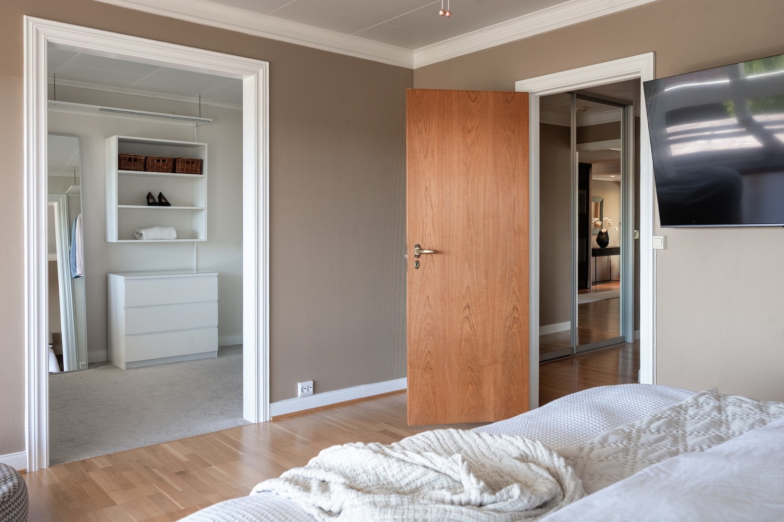 Huset har totalt seks rom som er, eller benyttes, som soverom. Galleribilde