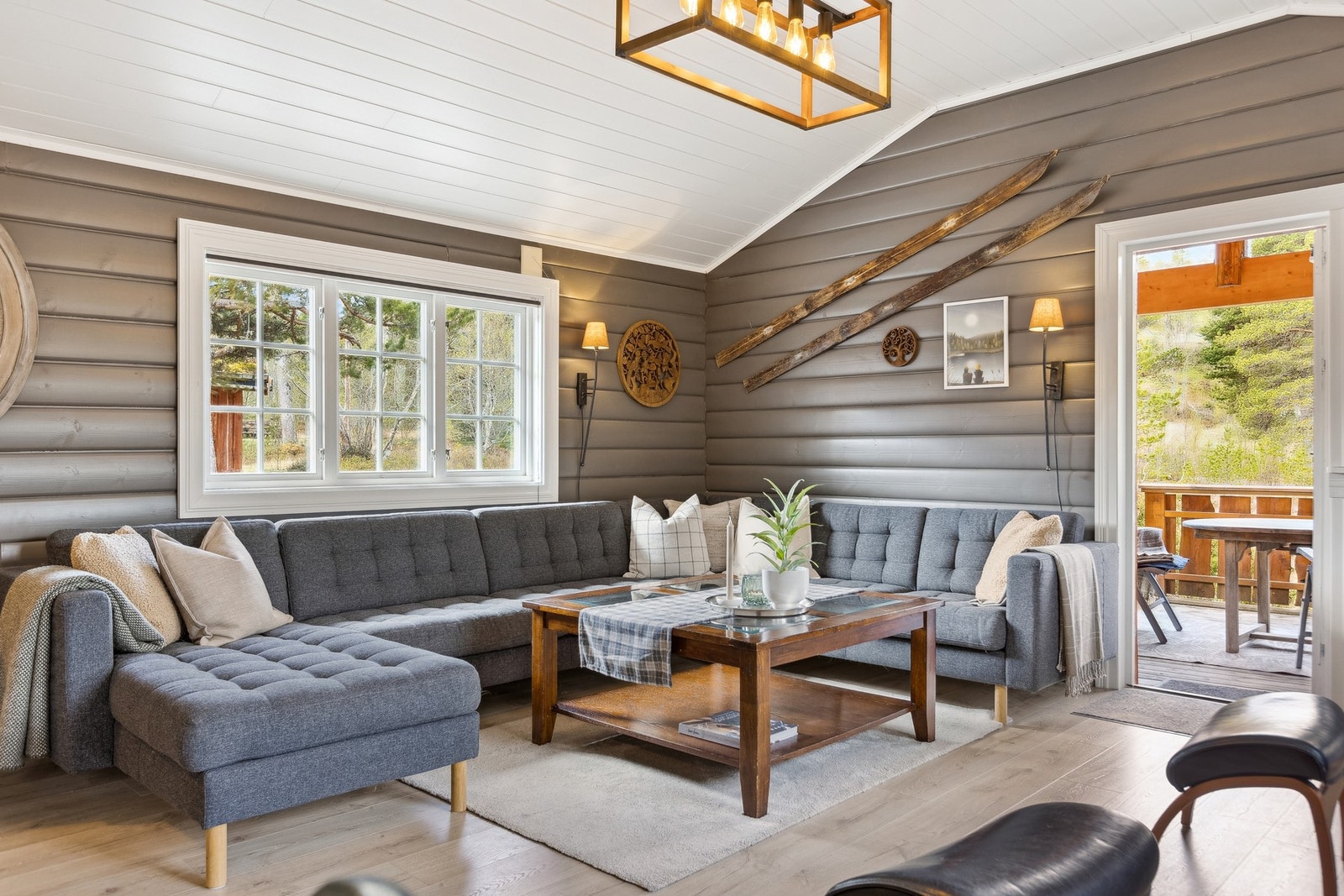 Det er god plass til å innrede med ulike sittegrupper og soner. Galleribilde