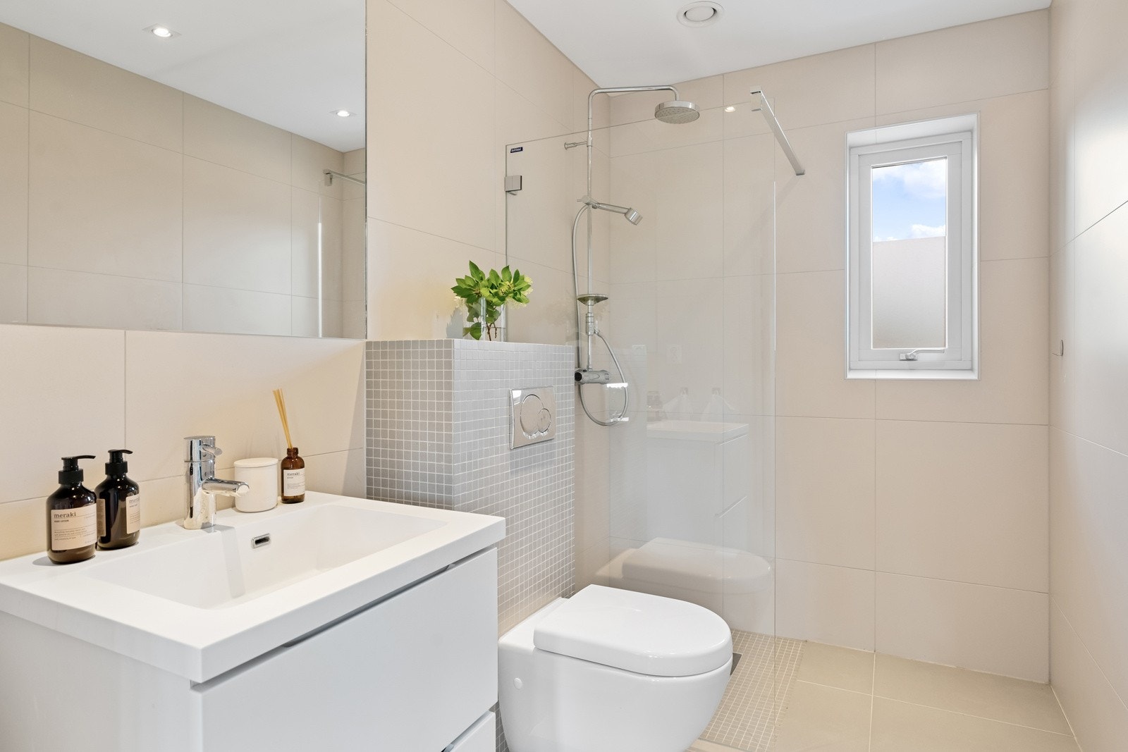 Delikat bad i 1. etasje Galleribilde