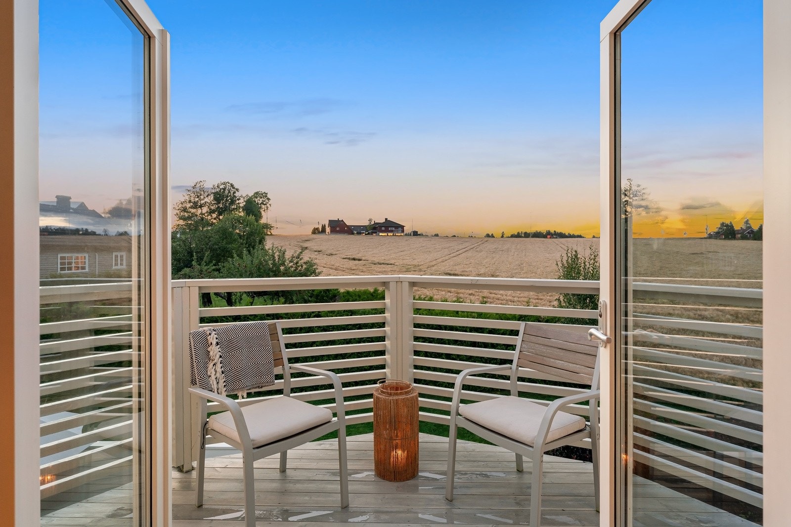 Svært hyggelig balkong med utgang fra hovedsoverommet Galleribilde