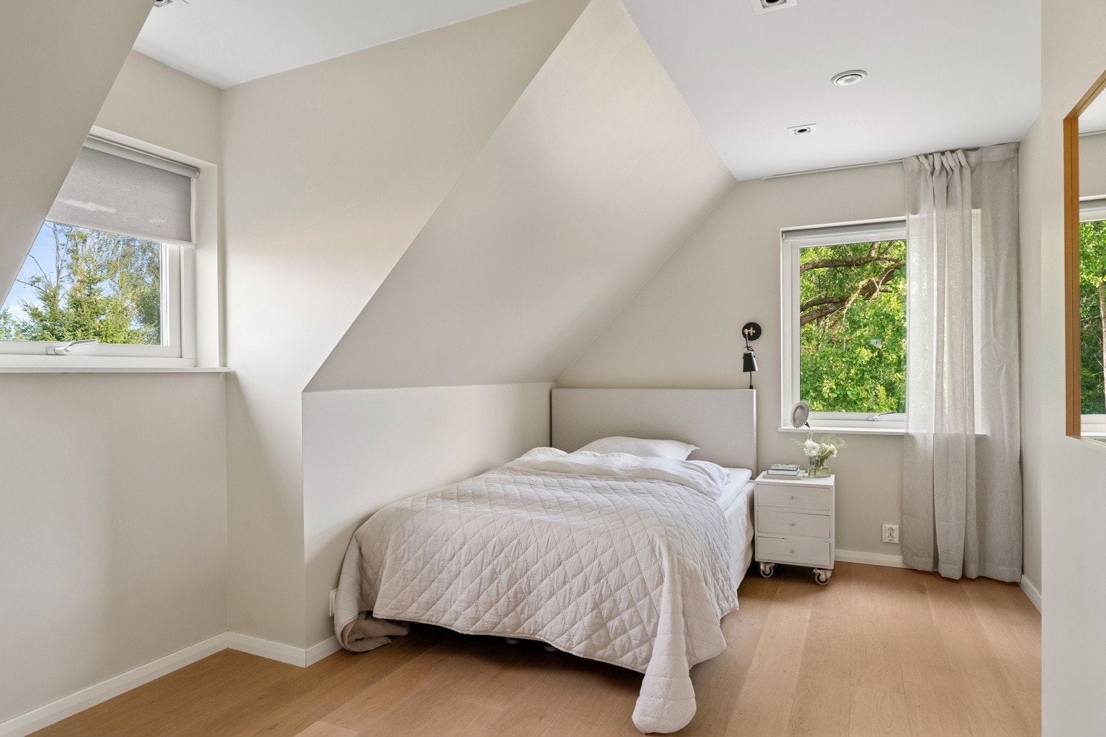 Det er totalt fire soverom i andre etasje Galleribilde