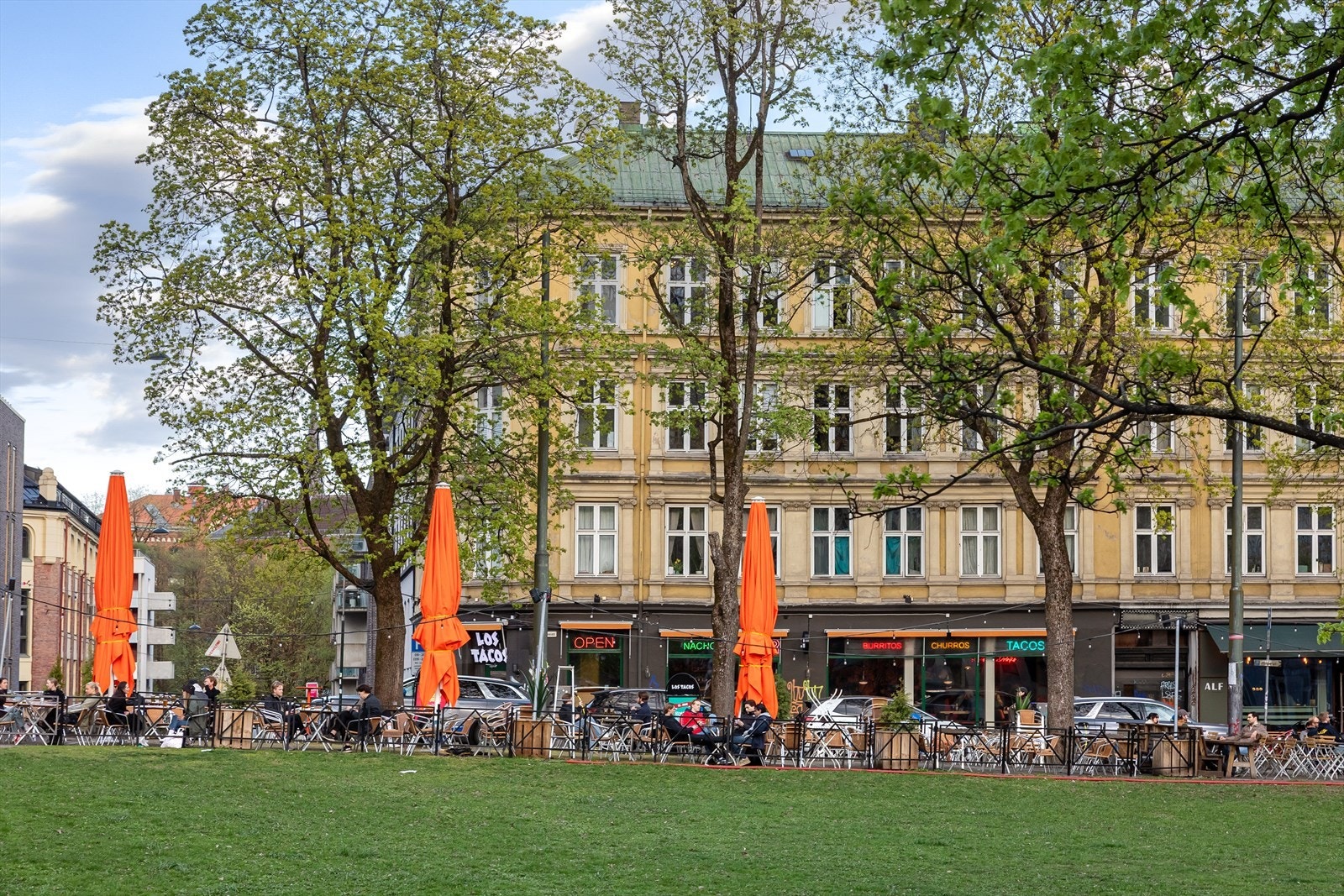 Det er kort vei til flere kafeèr og restauranter Galleribilde