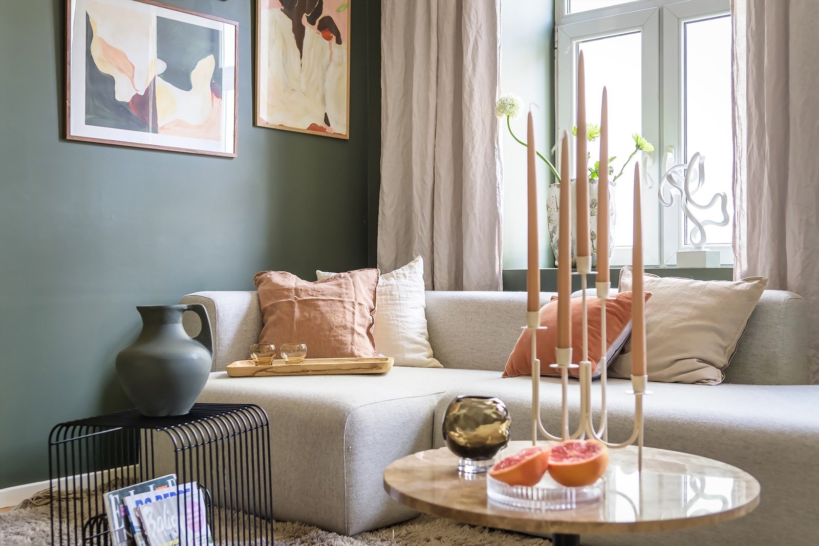 Leiligheten har elektrisk oppvarming med varmefolie i alle rom (utenom bad hvor det er varmekabler), styrt over 3 kretser. Galleribilde