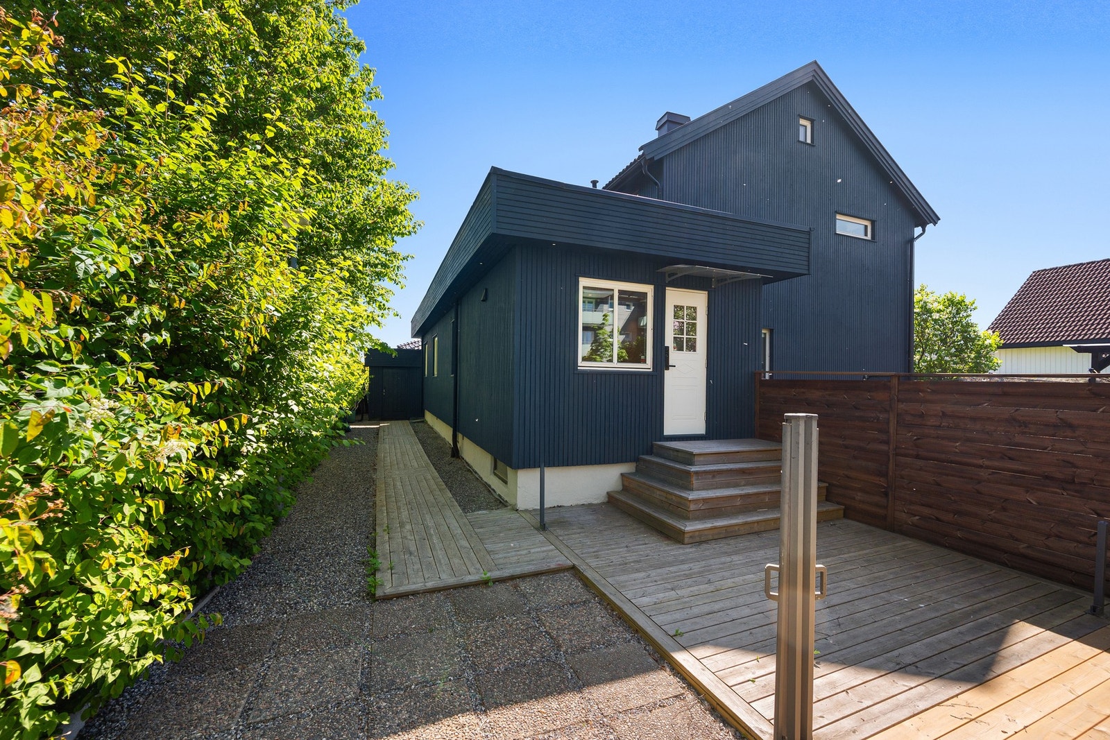 Inngang for hybeldel Galleribilde