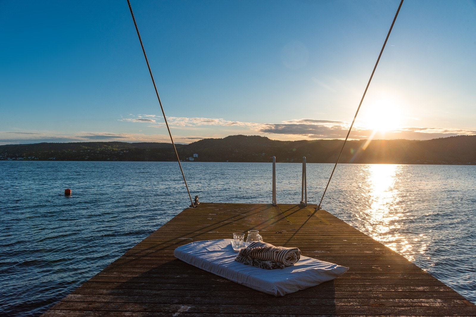 Ta med en bok og slapp av til lukten og lyden av saltvannet. Galleribilde
