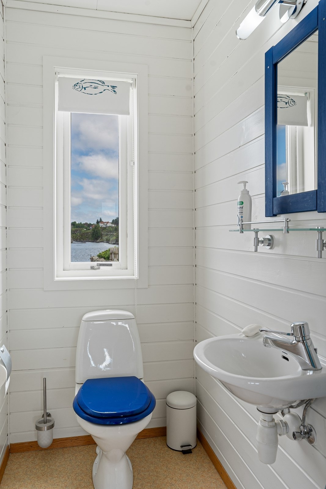 Pent gjestetoalett fra 1996 Galleribilde