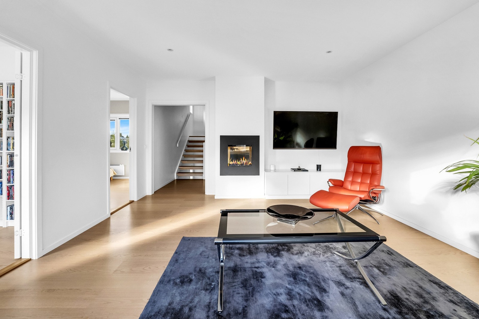 Rommet er også ideelt som lekerom eller ungdomssone, noe som gir rom for ulik aktivitet i hjemmet. Galleribilde