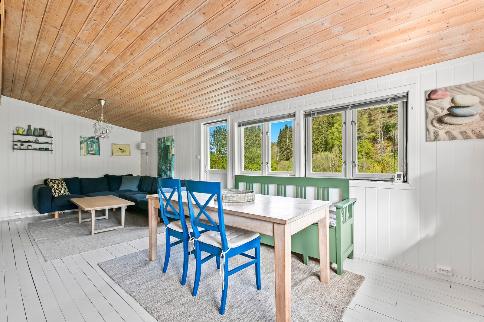 Velkommen inn! De fleste vinduene er også skiftet. Galleribilde