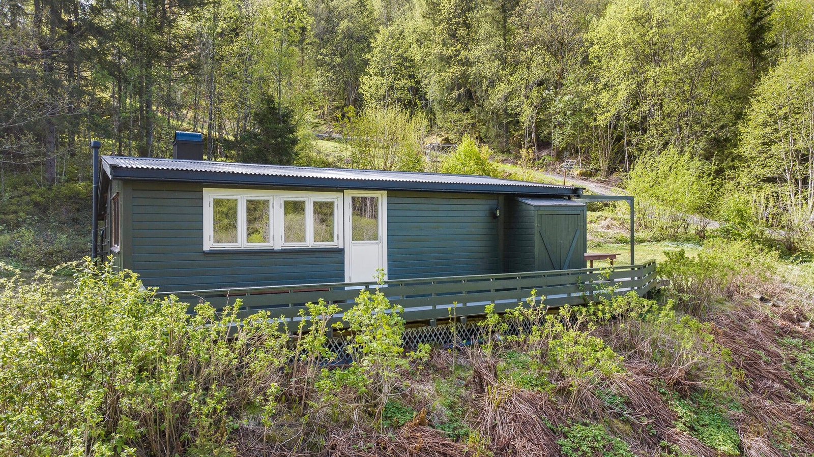 Hytta ble oppført i 1973, og fremstår vedlikeholdt siden byggeår. Galleribilde