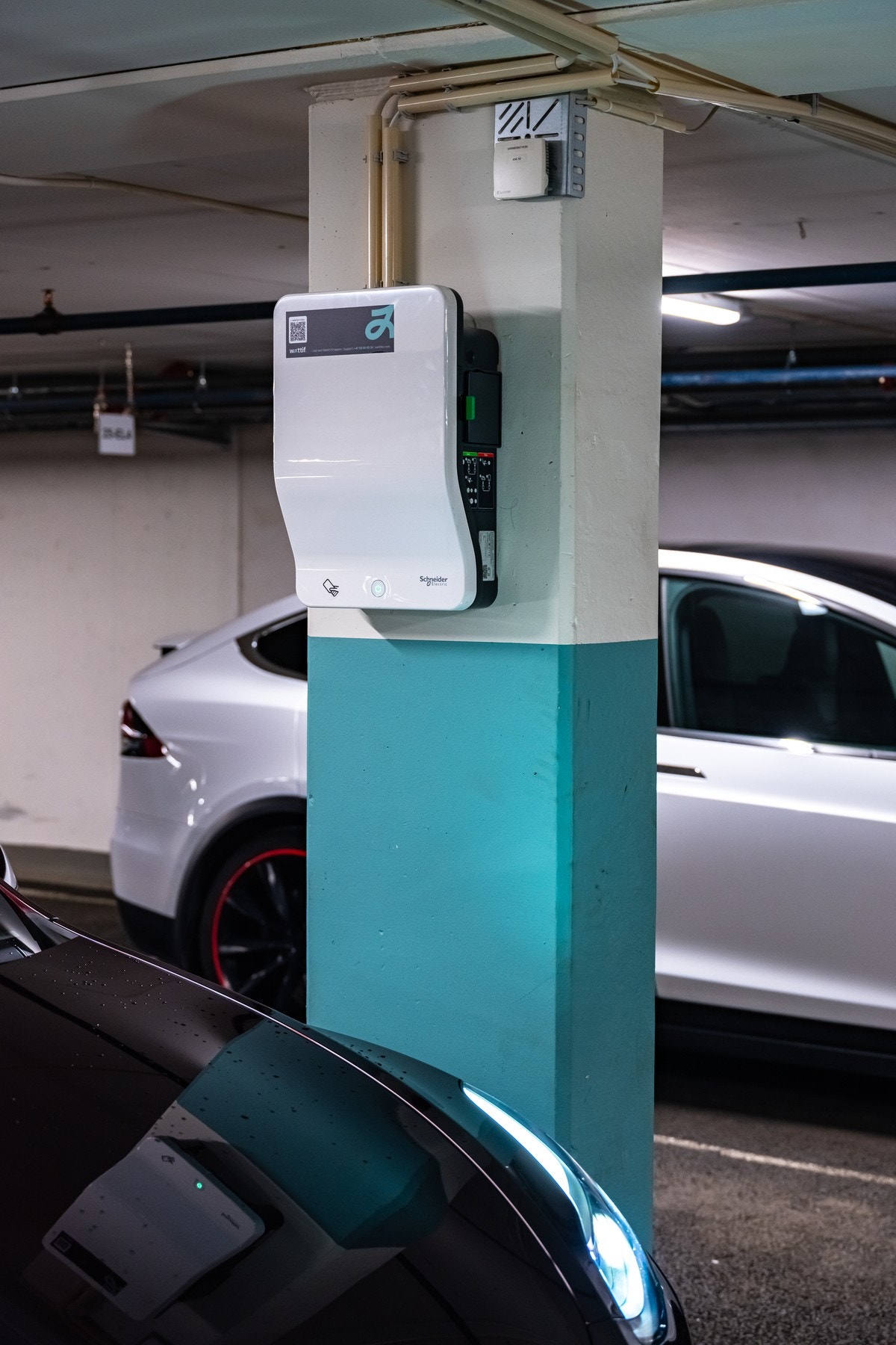 Her er det montert lader. Galleribilde