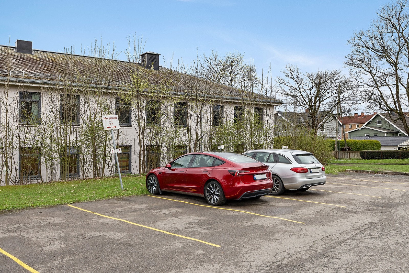 Borettslaget har parkeringsplasser som leies ut til beboere Galleribilde