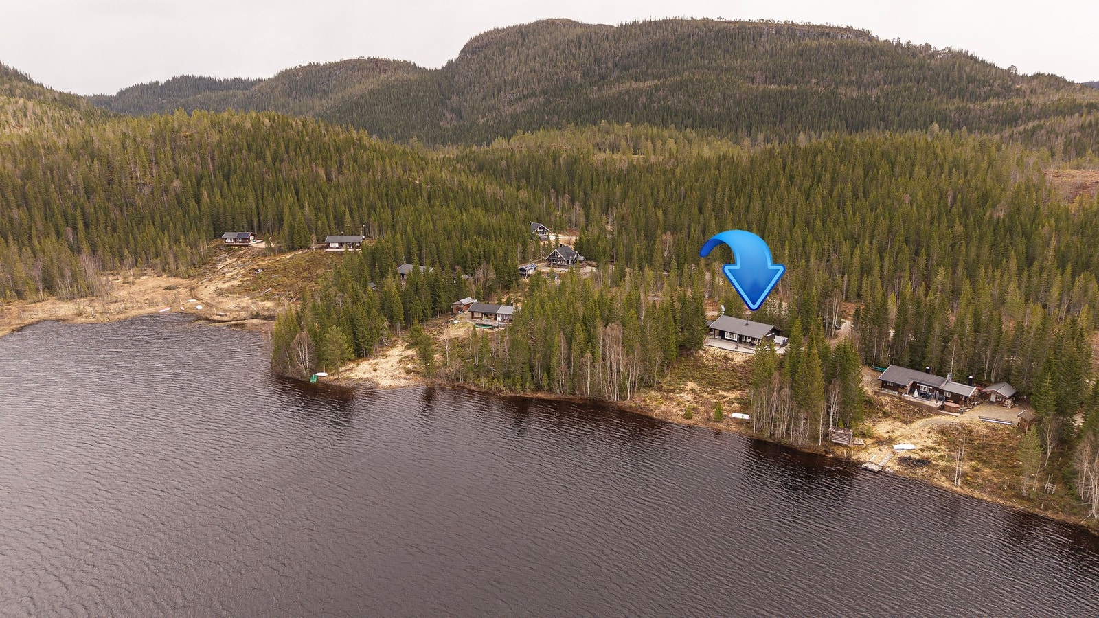 Hytte beliggende i naturskjønne omgivelser i Hågsbukta hytteområde i Overhalla Galleribilde