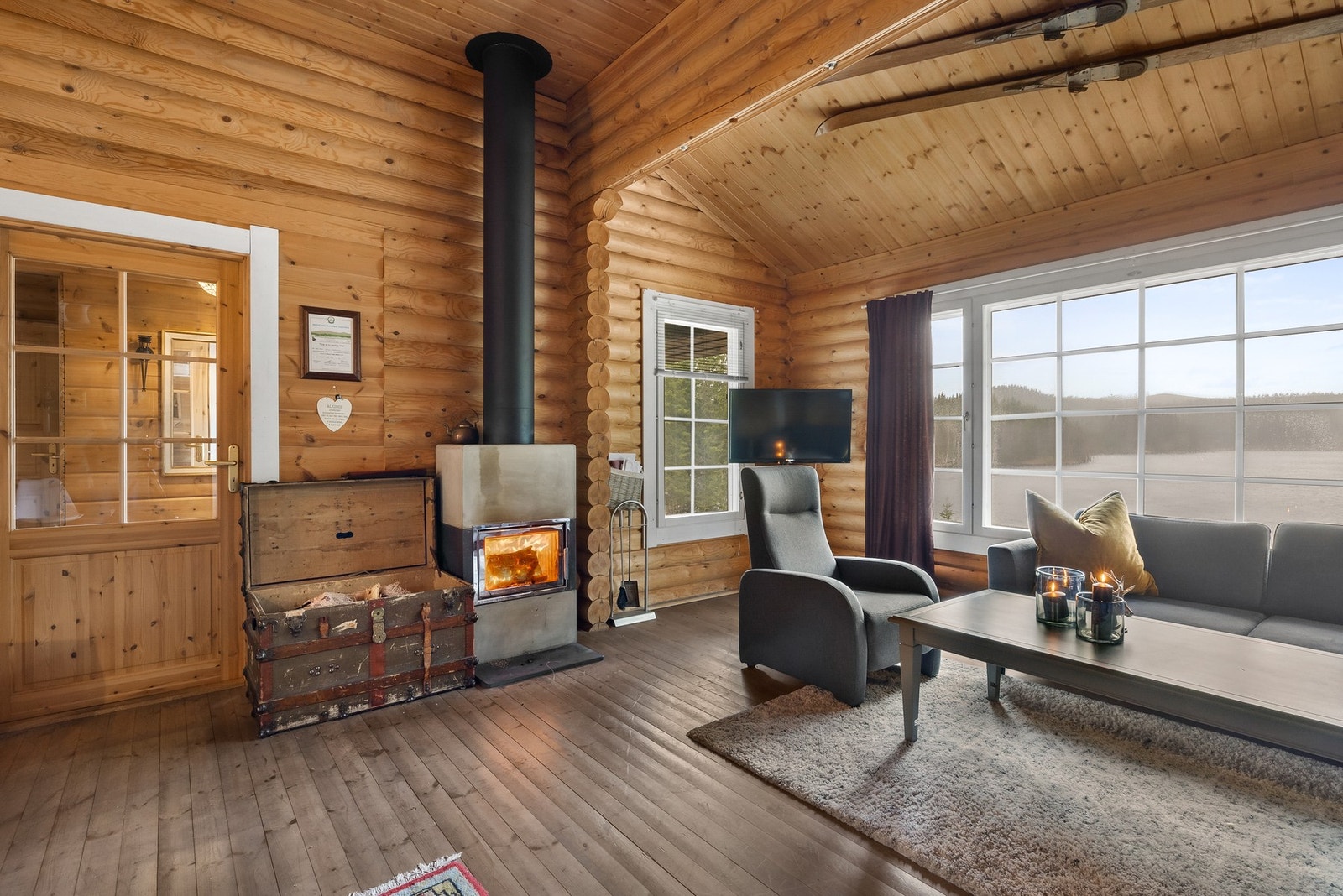 Store vindusflater som fremhever den flotte utsikten Galleribilde